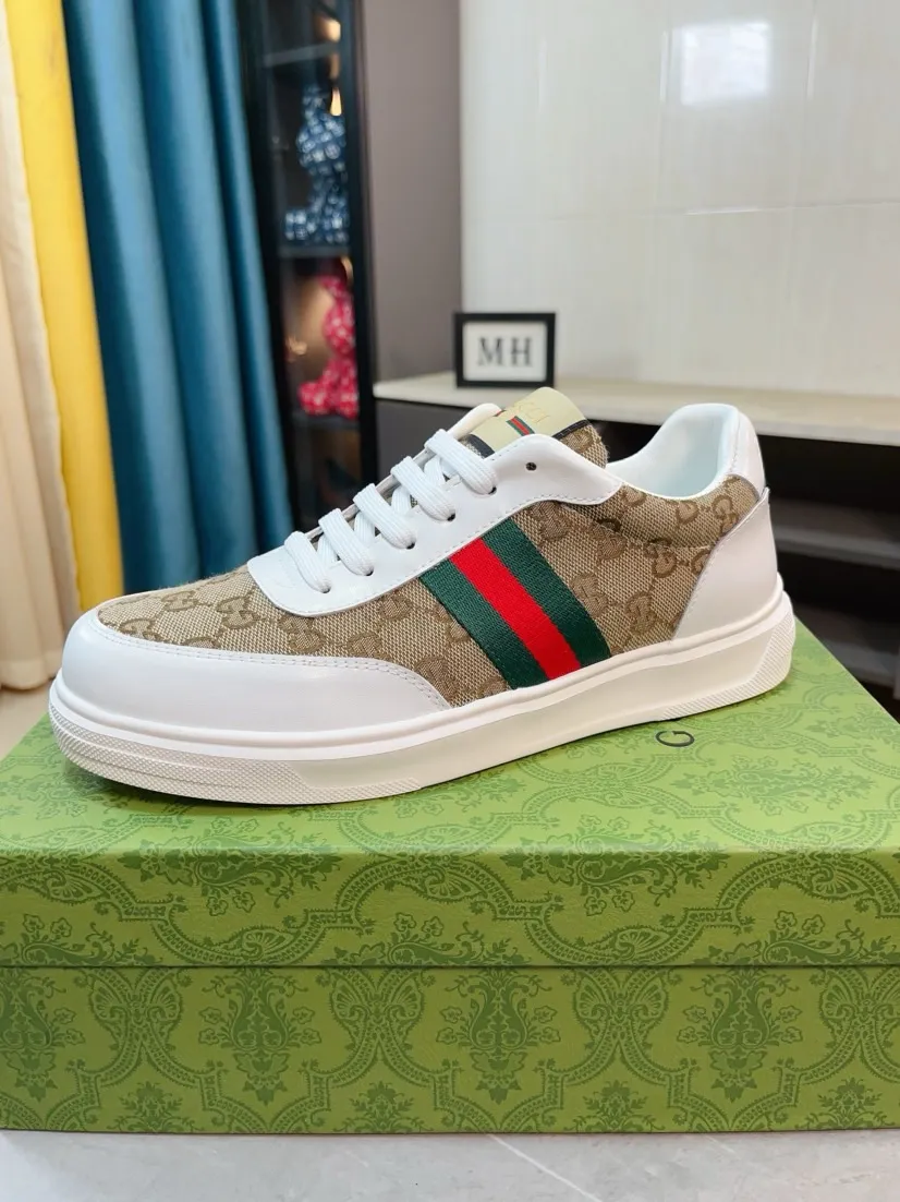 Men's shoes 💰400🌹🌹GUCCI [Gucci] New high-end brand of men's shoes, the latest fashionable casual men's shoes, trendy and versatile style, relaxed and sporty style, uppers imported from Italy, first-layer cowhide, genuine leather lining and ultra-fine workmanship. Original personalized fashionable rubber wear-resistant outsole, light and comfortable on the foot, size 38-44